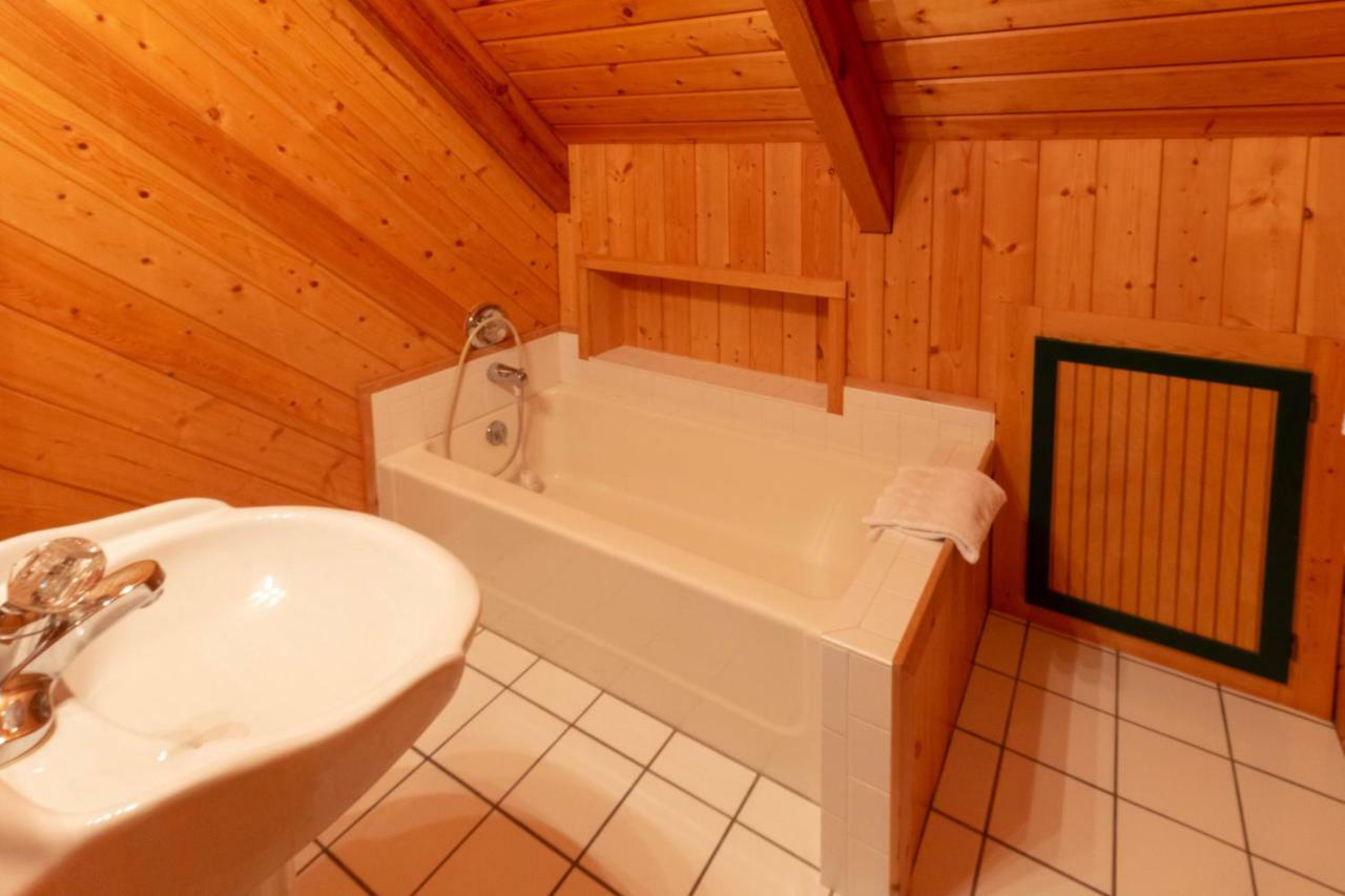 Creekside Bunkhouse Villa Whittier Exterior photo