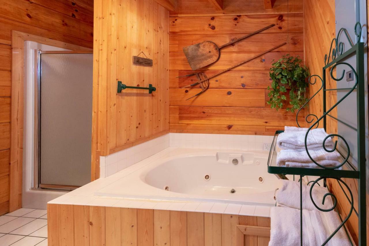 Creekside Bunkhouse Villa Whittier Exterior photo
